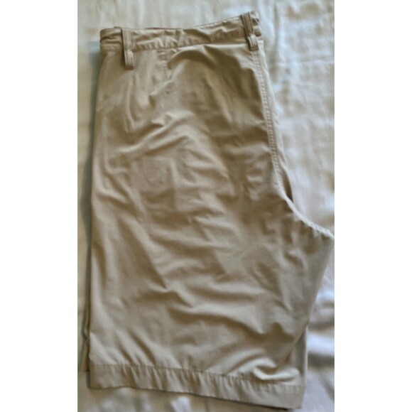 Eddie Bauer Shorts Mens 38 Beige Brown Chino Flat Front Flexion Amphib Stretch - Picture 3 of 8